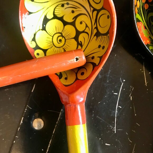 Vintage Russian Khokhloma Hand Painted Wooden Spoons Long Handles Set of 4 Used - Picture 8 of 8